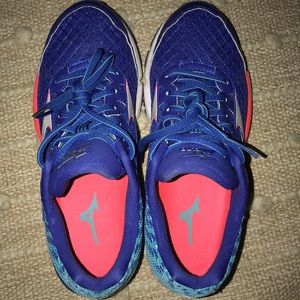 Brand new Mizuno running shoes!